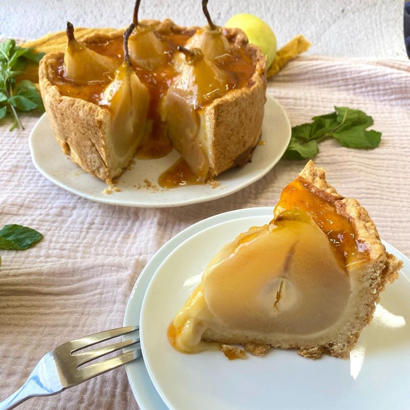 Pear tart with apricot jam-4