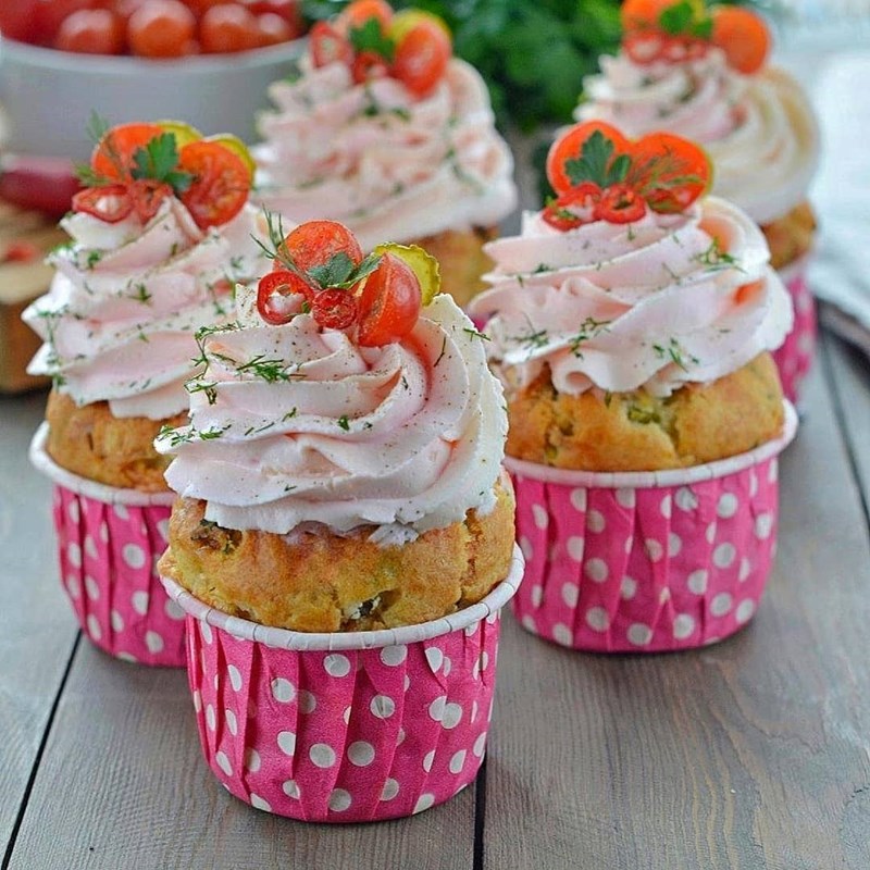Piquant snack cupcakes
