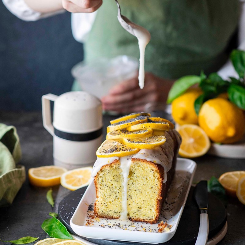 Lemon poppy seed loaf cake