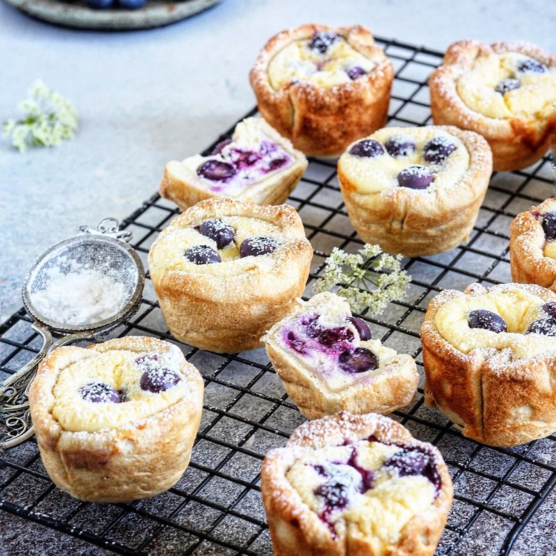 Blueberry and Cottage Cheese Pastries