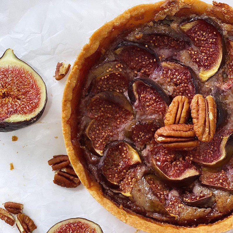 FIGS PIE WITH PECAN NUTS CRÈME