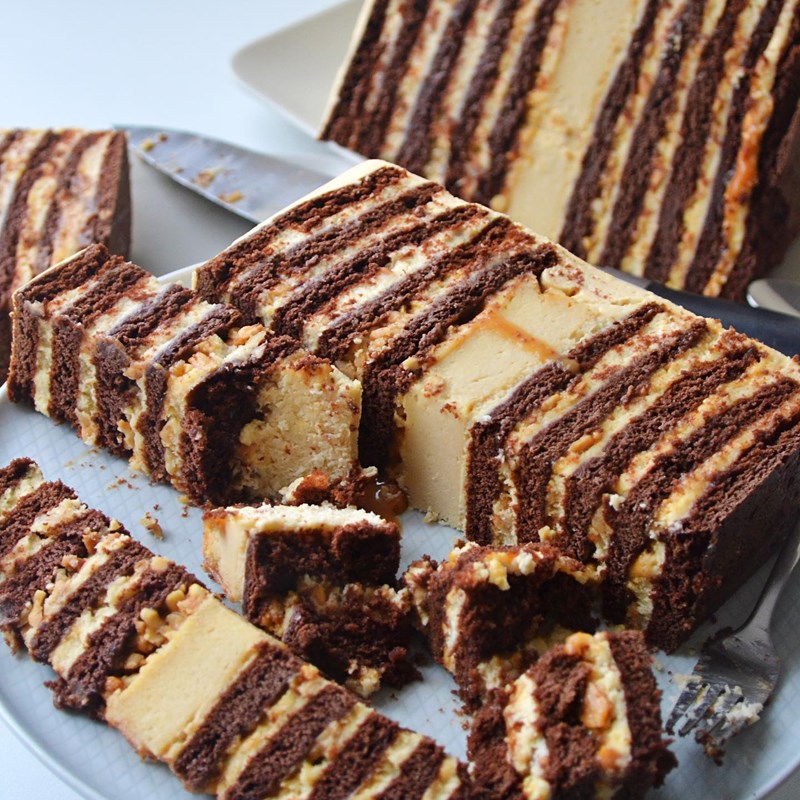Chocolate & caramel honey cake with Baileys cheesecake