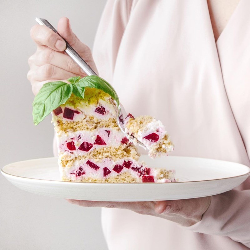 Fluffy raspberry cake
