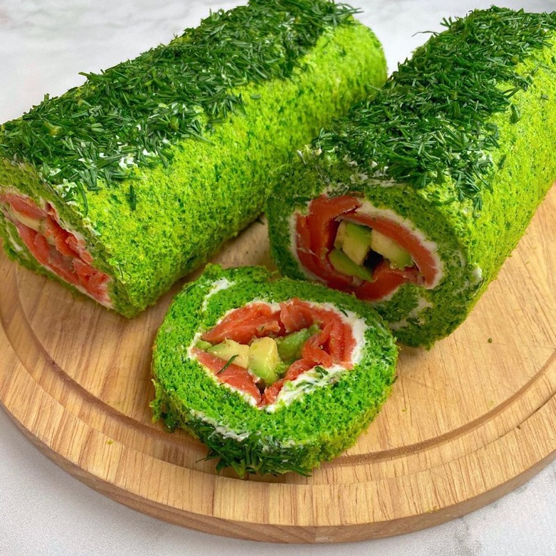 Snack roll with spinach