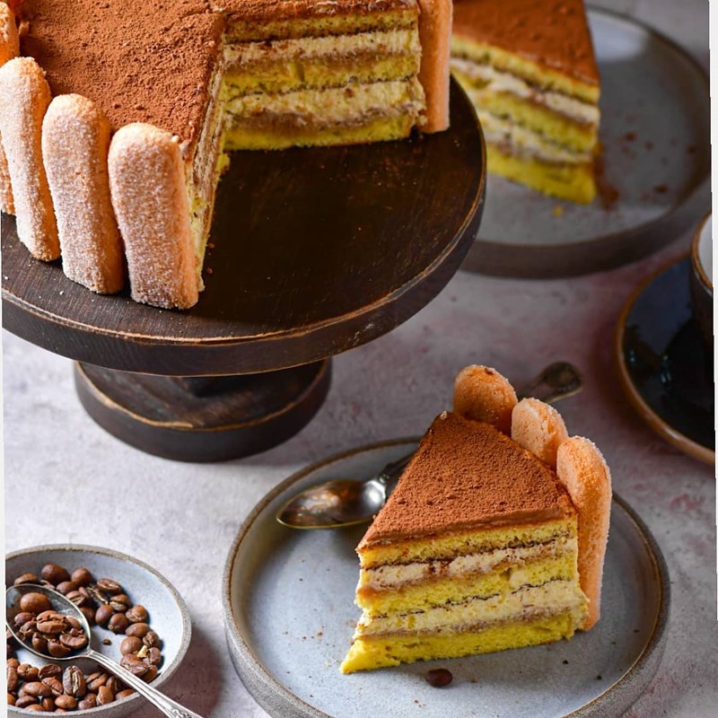 Rich Tiramisu cake