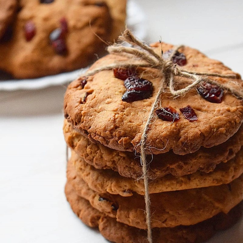 OATMEAL COOKIES WITH CRANBERRY