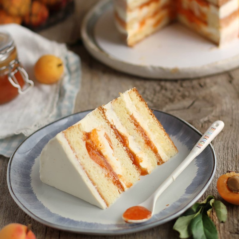 Apricot cake