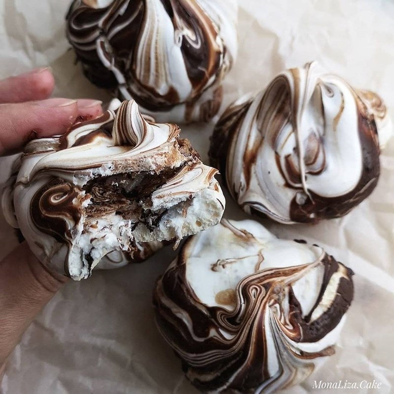 Chocolate meringue