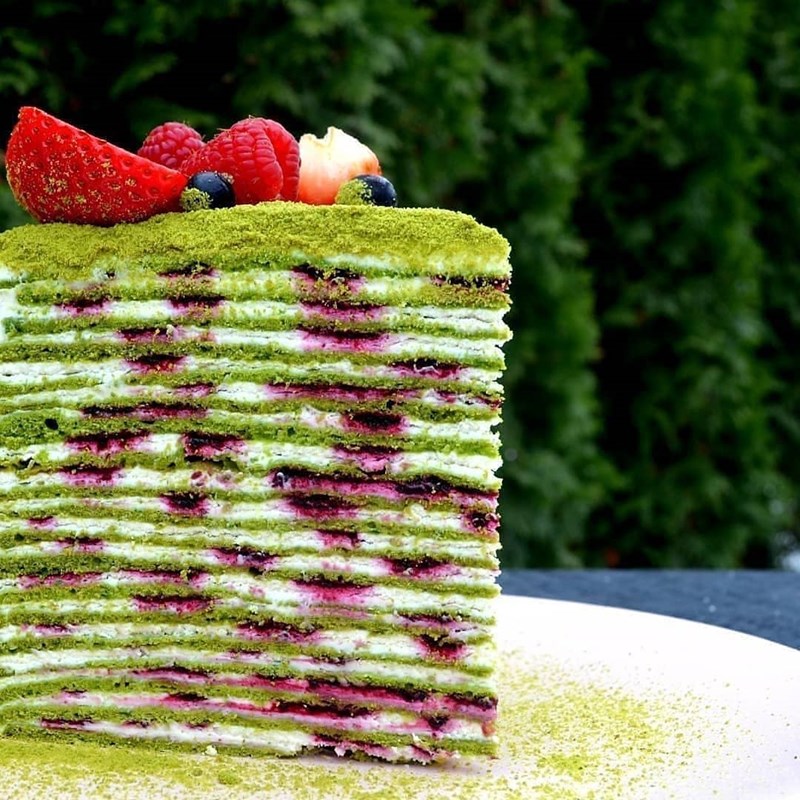 Spinach honey cake with blackcurrant coulis-4
