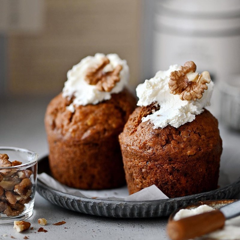 Carrot muffins with walnuts