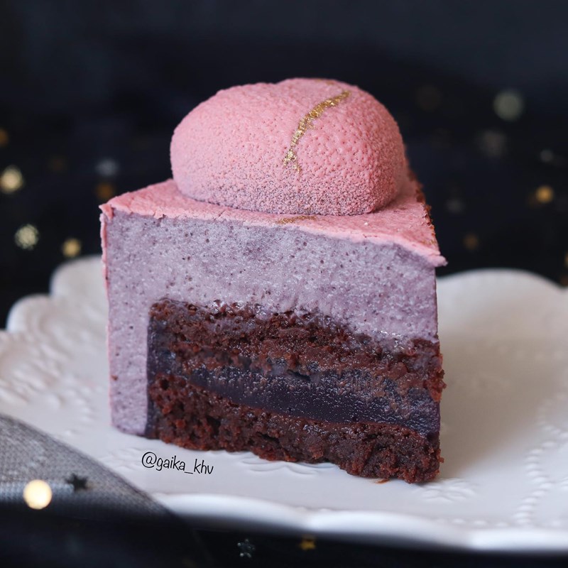 Blueberry brownie mousse cake