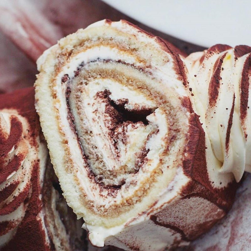 Tiramisu cake roll-4