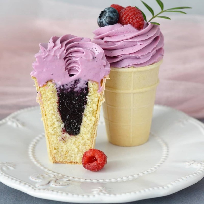 Ice cream that doesn't melt (Lemon & blueberry cupcakes)
