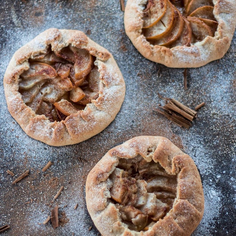 OPEN PIE WITH PEARS