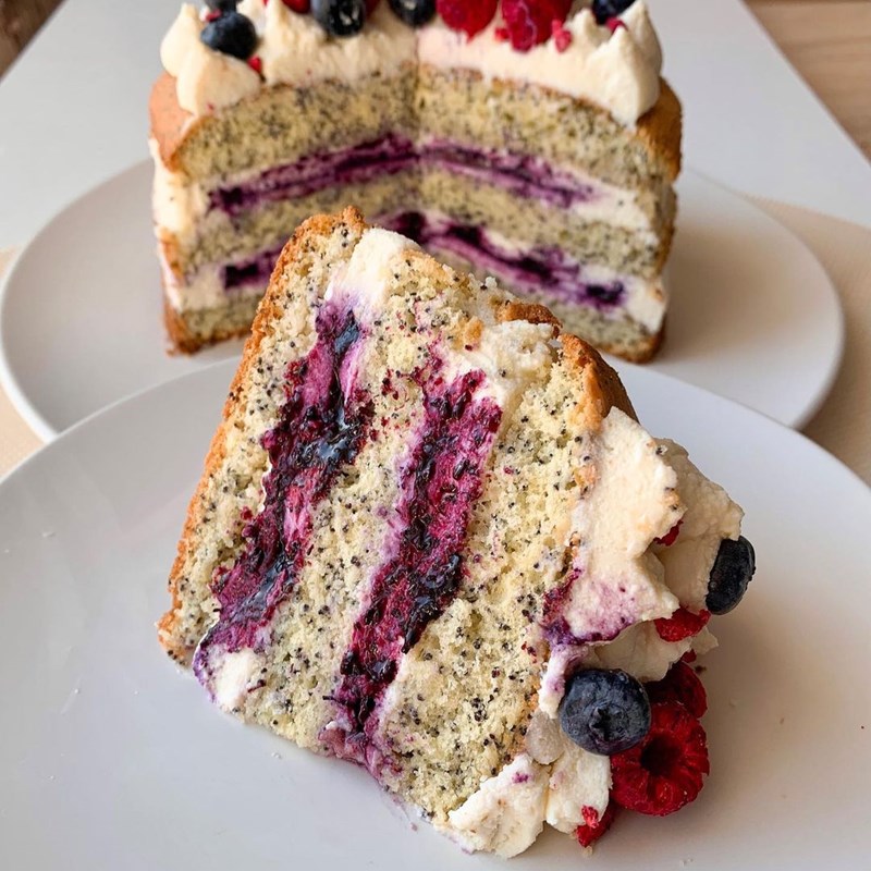 Poppy cake with berry filling