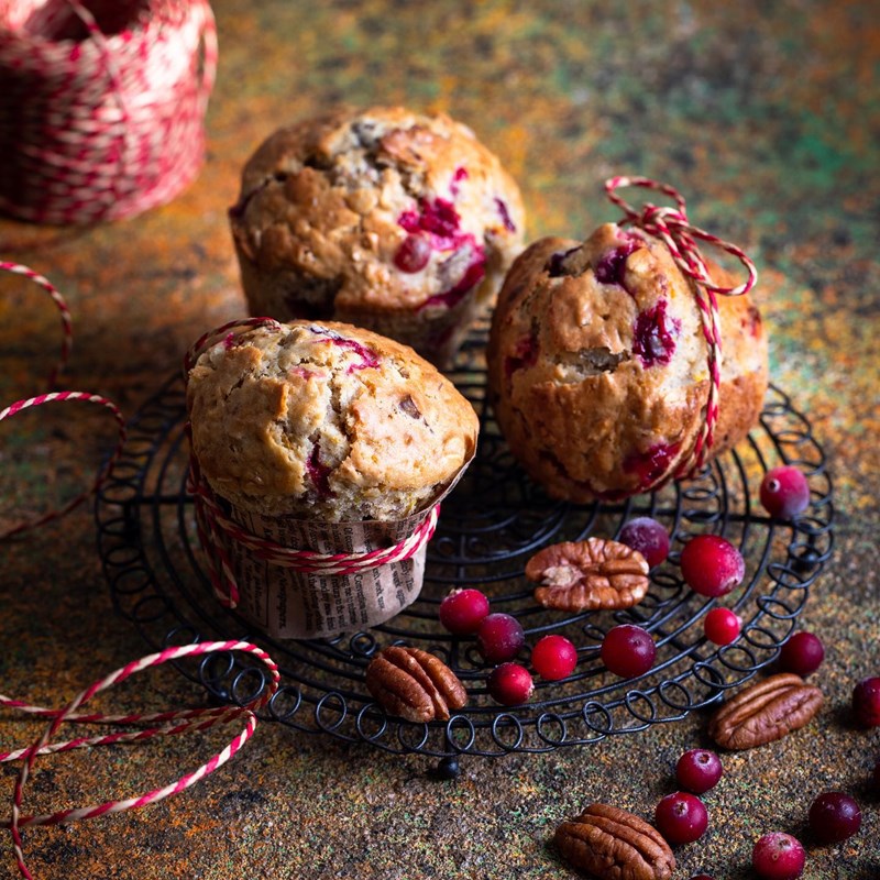 Oatmeal muffins with cranberries and pecans