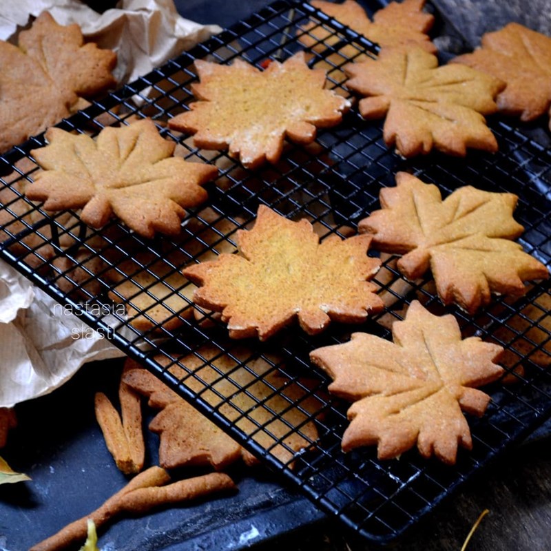 Maple leaf cookies-3